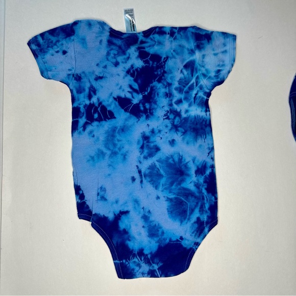 Two Tie Dyed 100% Cotton American Apparel Infant Onesies, Blue 6-12 Month - Picture 3 of 7